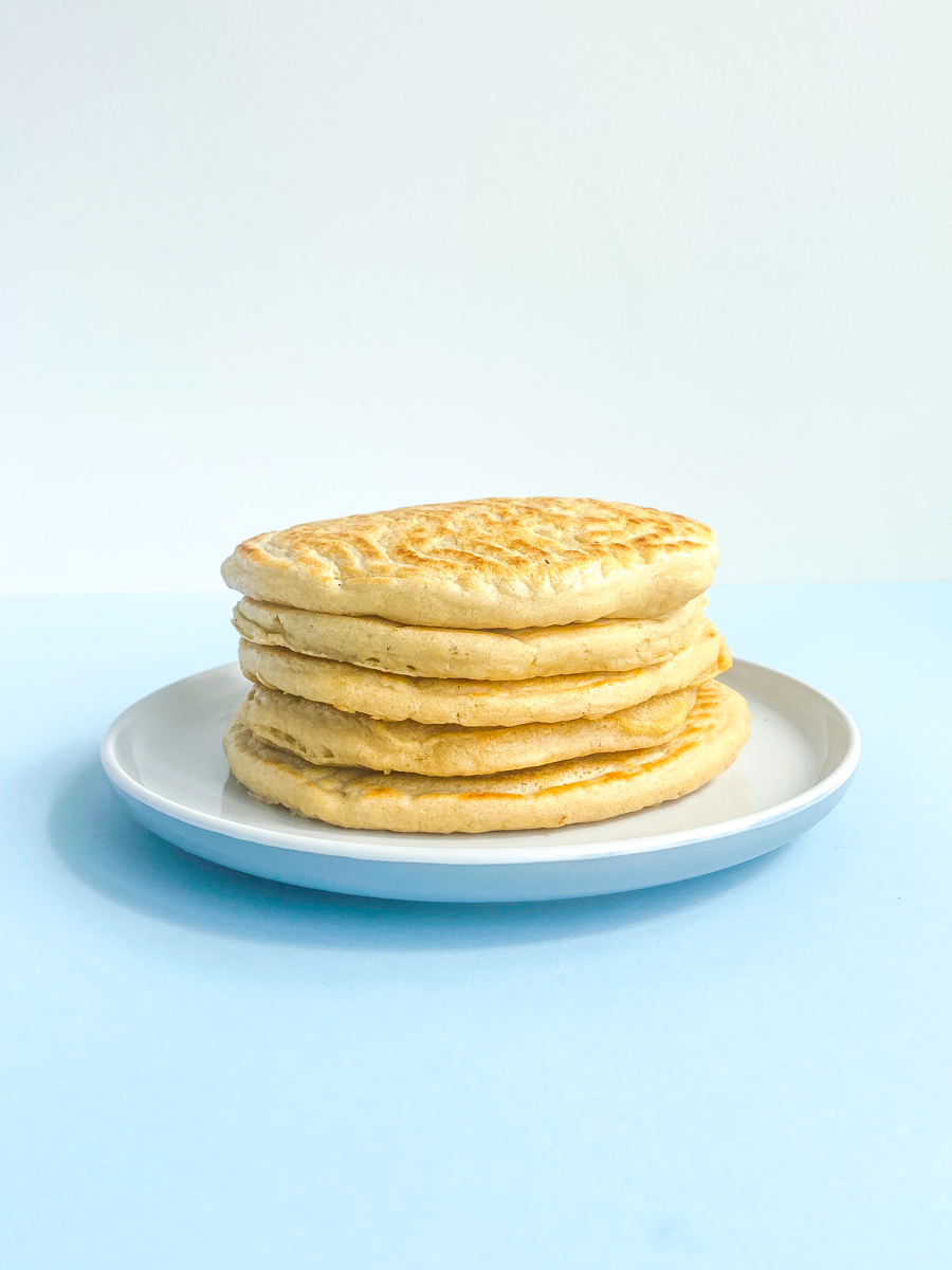 Fluffy Spelt Pancakes w/ Blueberry Sauce (vegan, sugar-free)